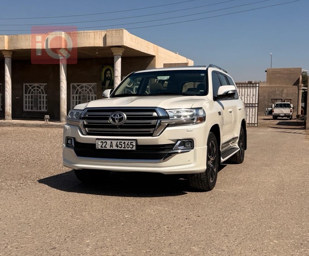 تويوتا لاندكروزر